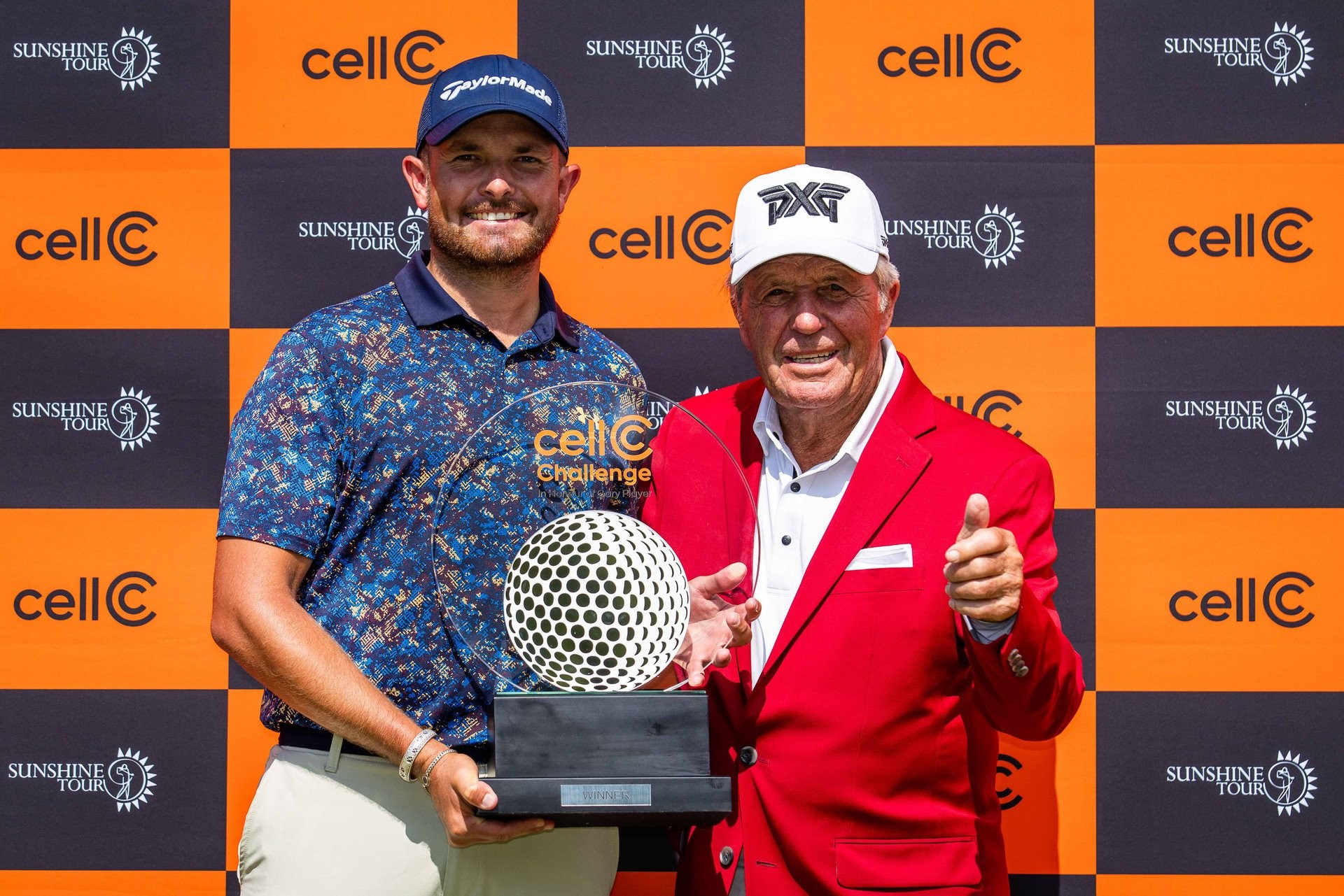 Benjamin Follett-Smith with Gary Player. (Photo by Tyrone Winfield/Sunshine Tour)
 
